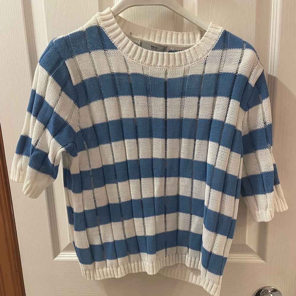 MNG basics Mango Blue and White 1/2 sleeve sweater top